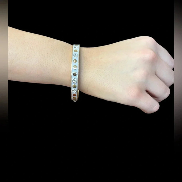 Kate Spade Spot The Spade White Enamel Gold Tone Bangle Bracelet - Picture 2 of 4